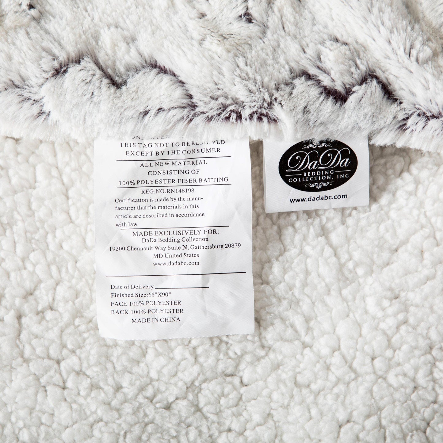 Faux Fur Throw Blanket – Ultra Soft Sherpa Reversible Cozy Blanket lifestyle product image