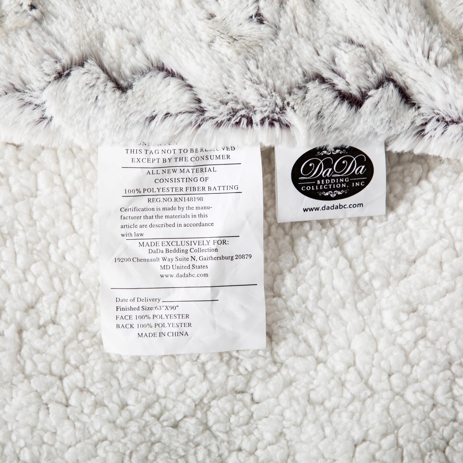 Faux Fur Throw Blanket – Ultra Soft Sherpa Reversible Cozy Blanket lifestyle product image