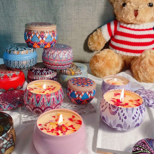 Natural Soy Wax Aromatherapy Candles With Dried Flowers lifestyle product image