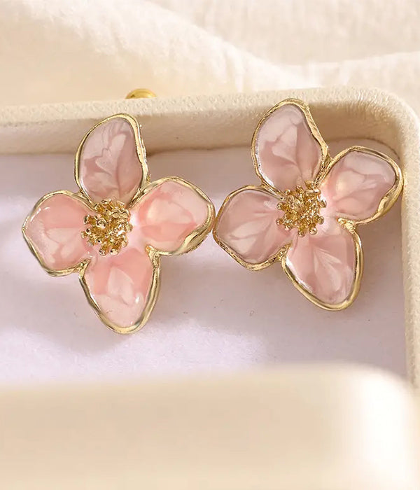 EPOXY FLOWER EARRING lifestyle product image